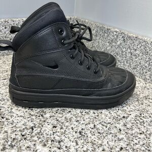 Nike ACG Woodside II Lace up Winter Boots/Shoes